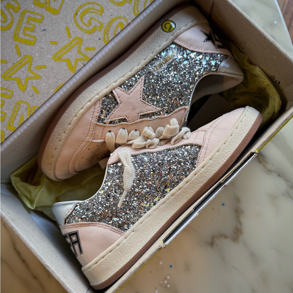 Golden Goose
Girl's Ballstar Leather Glitter Sneakers, Toddlers/Kids

Size 32